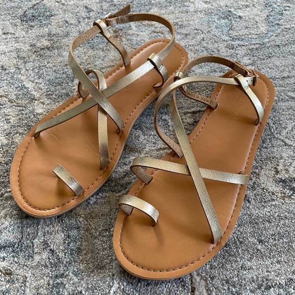 American Eagle sandals - Picture 2 of 3